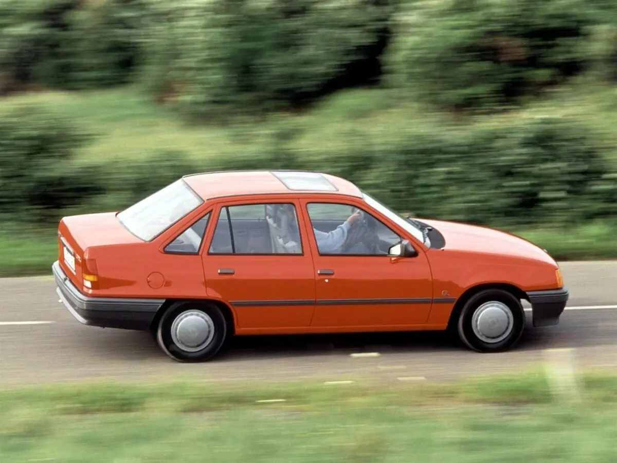 Daewoo Racer I Седан — photo 2