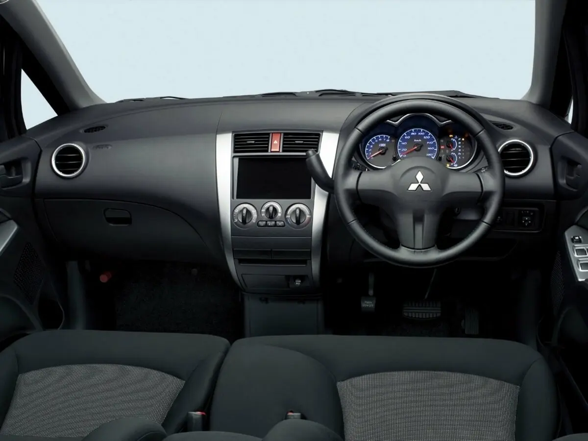 Mitsubishi Colt VI (Z20/Z30) Универсал 5 дв. Plus — сүрөт 4