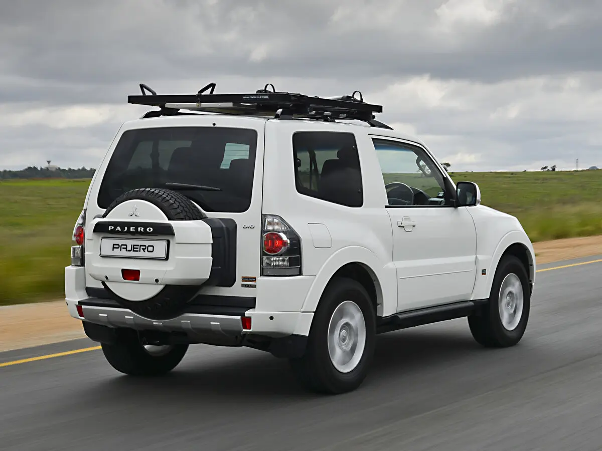Mitsubishi Pajero IV Рестайлинг 1 Внедорожник 3 дв. — 照片 5