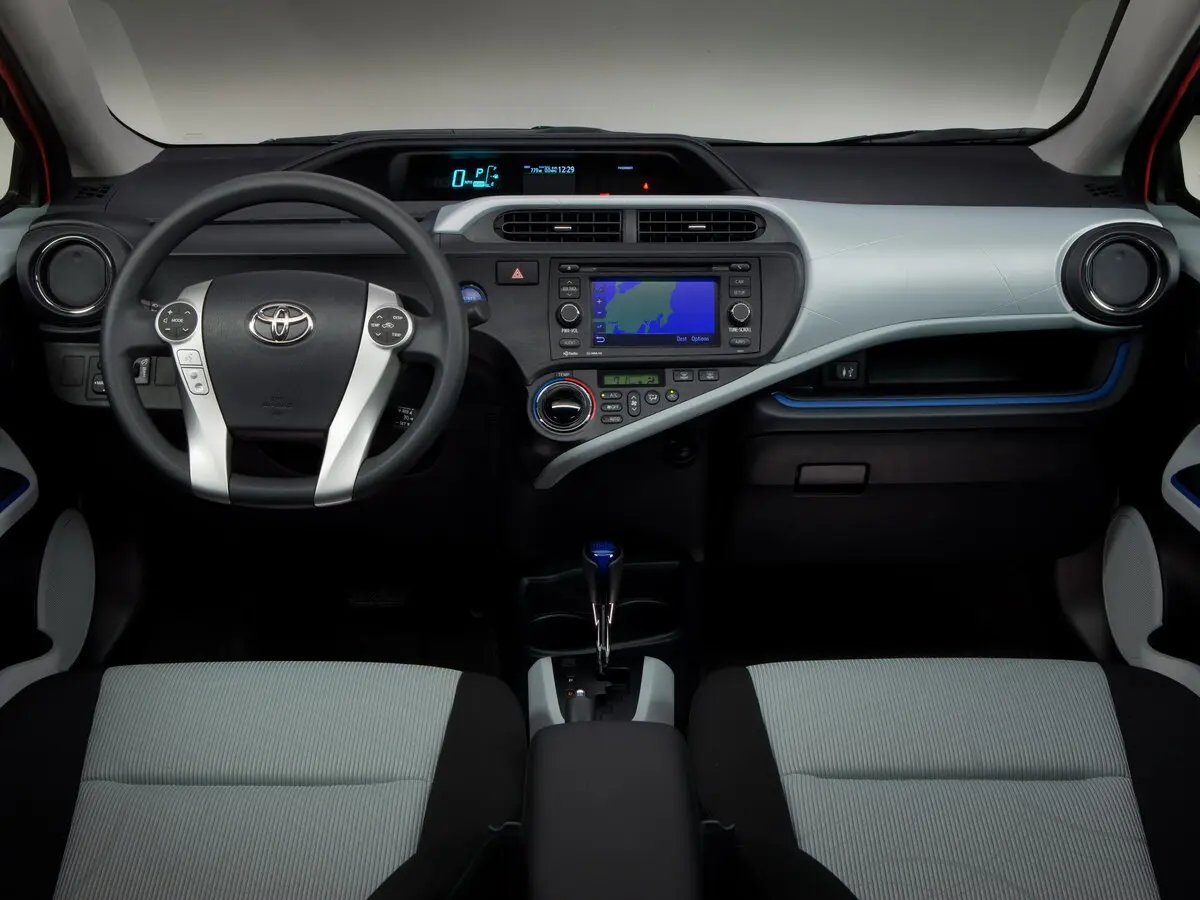 Toyota Prius c I Хэтчбек 5 дв. — сүрөт 6