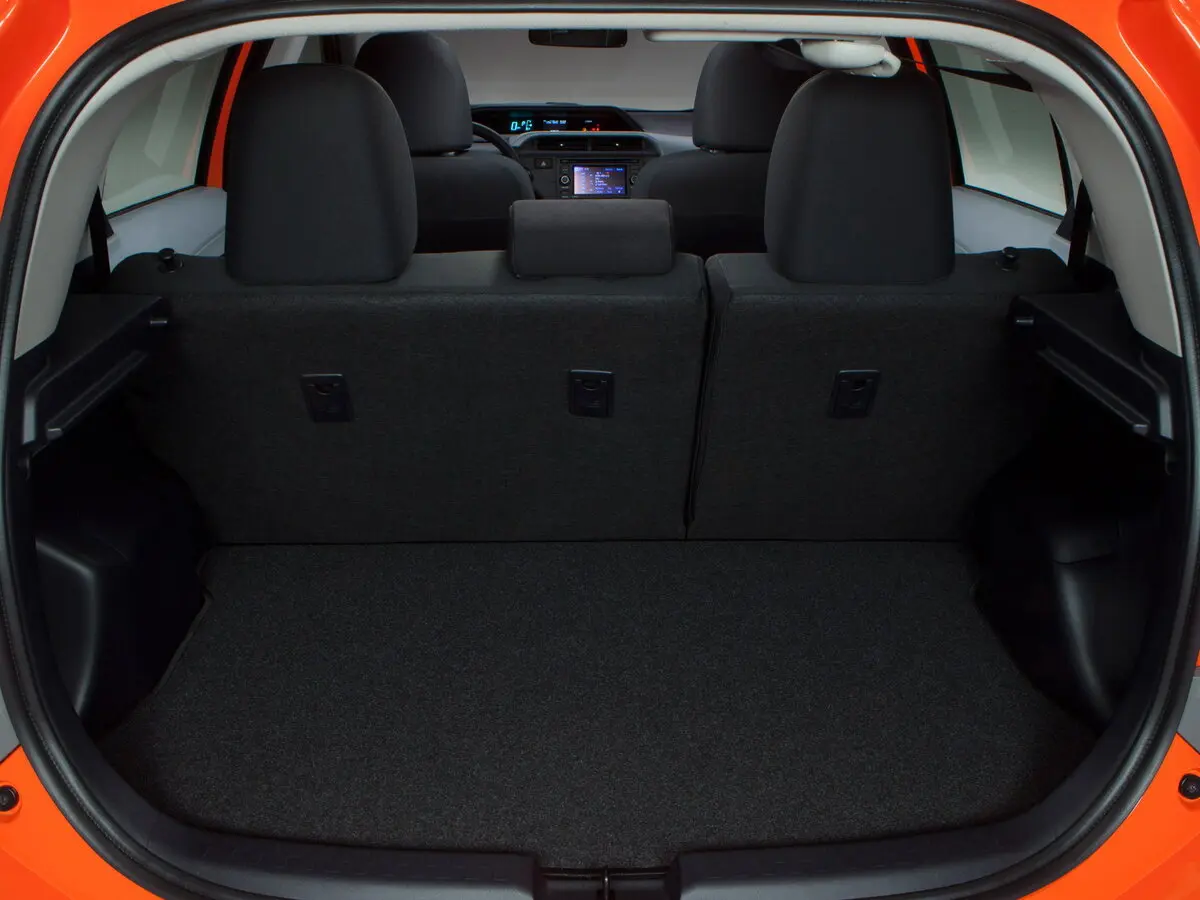 Toyota Prius c I Хэтчбек 5 дв. — сүрөт 10