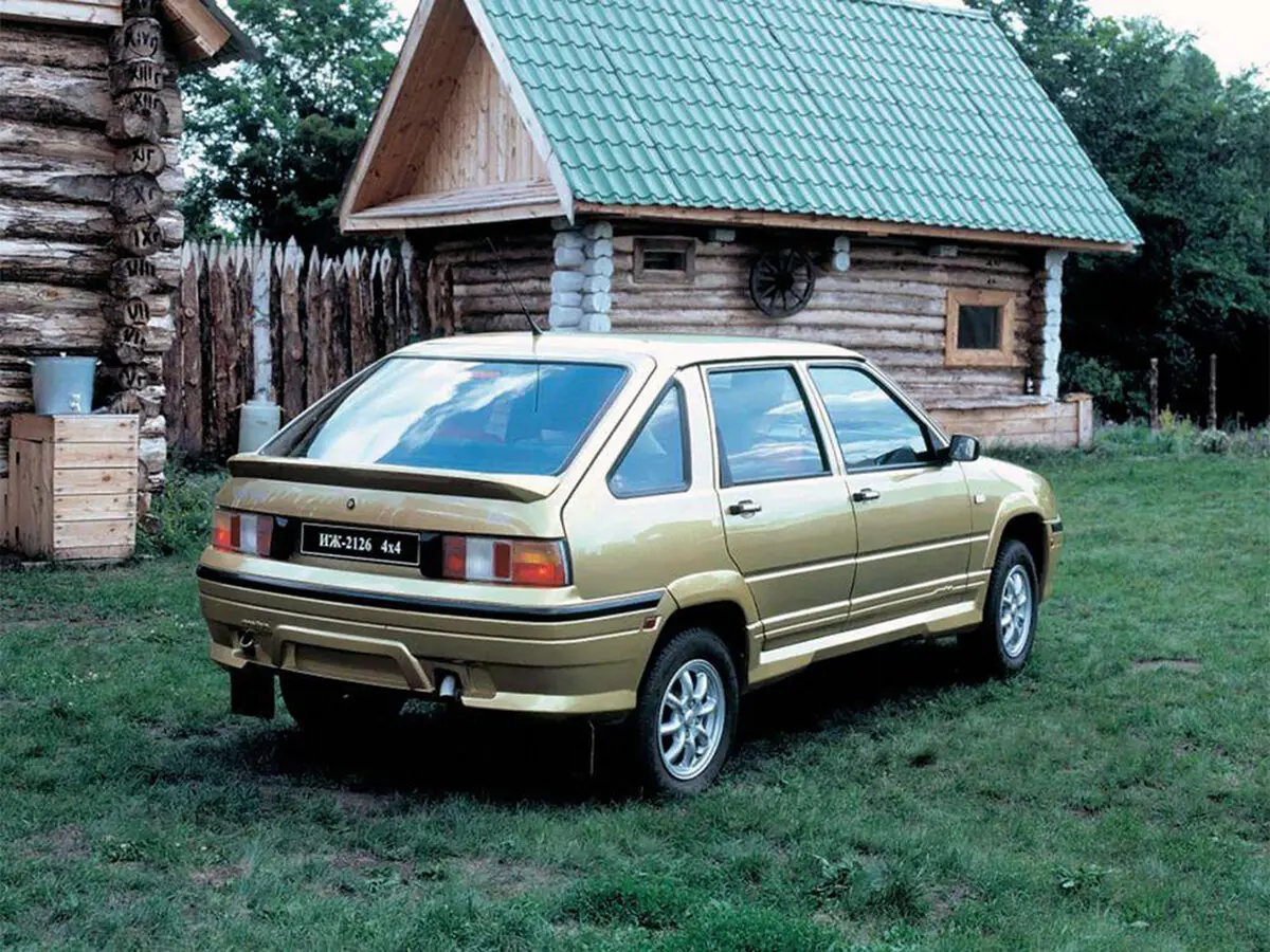 Иж 2126 «Ода» 1990 – 2005 Хэтчбек 5 дв. 4x4 — photo 3