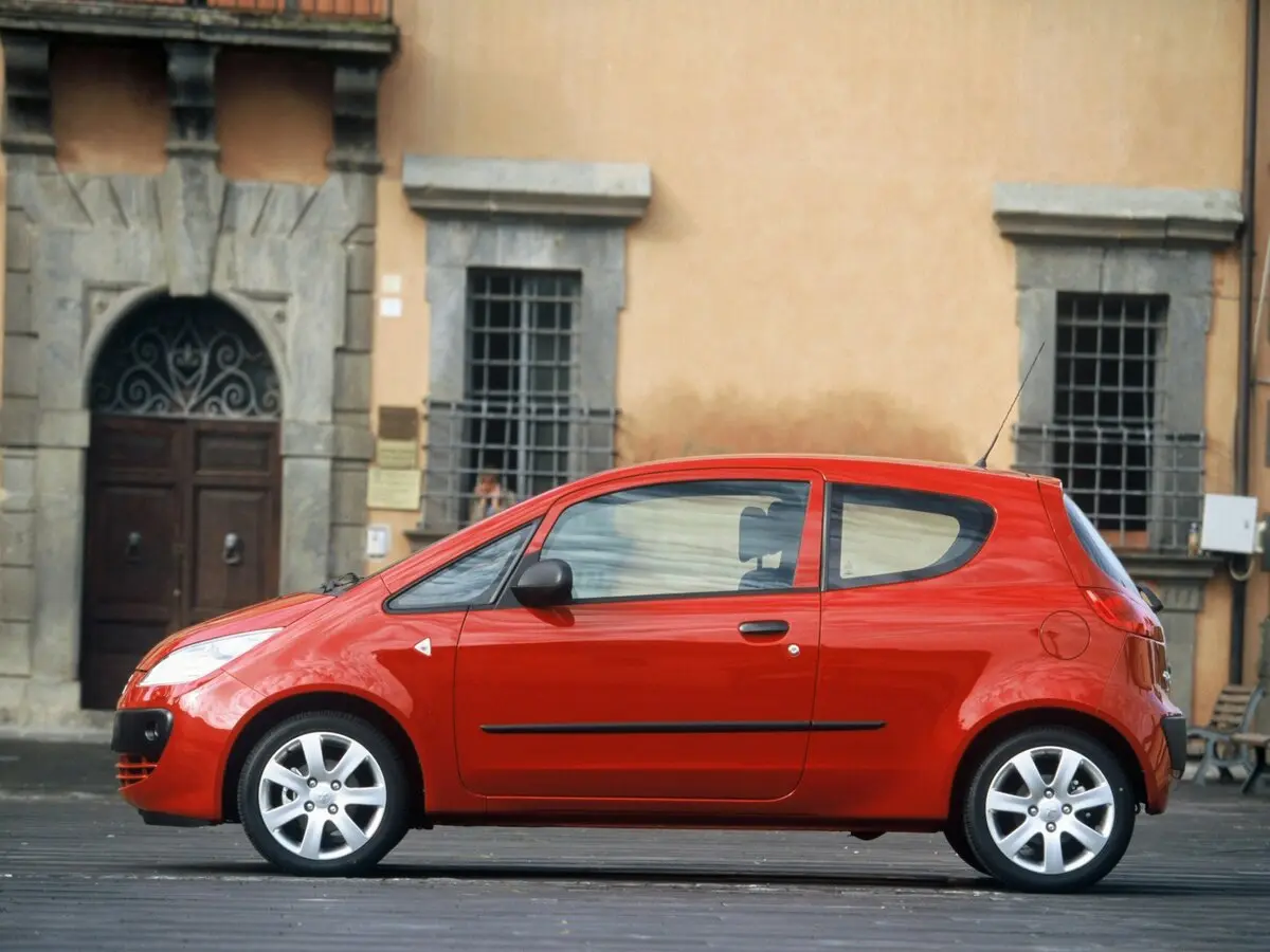 Mitsubishi Colt VI (Z20/Z30) Хэтчбек 3 дв. — photo 2