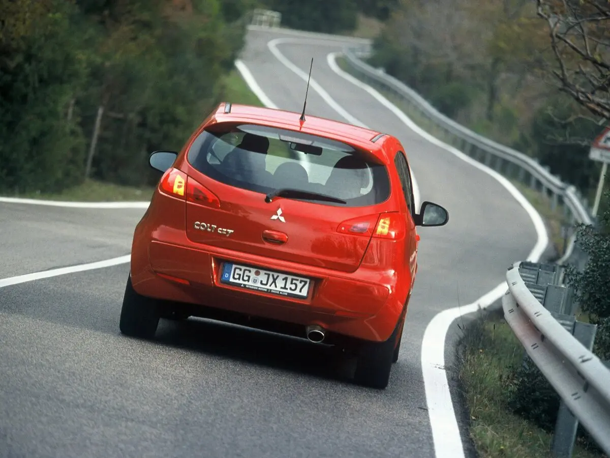 Mitsubishi Colt VI (Z20/Z30) Хэтчбек 3 дв. — photo 4
