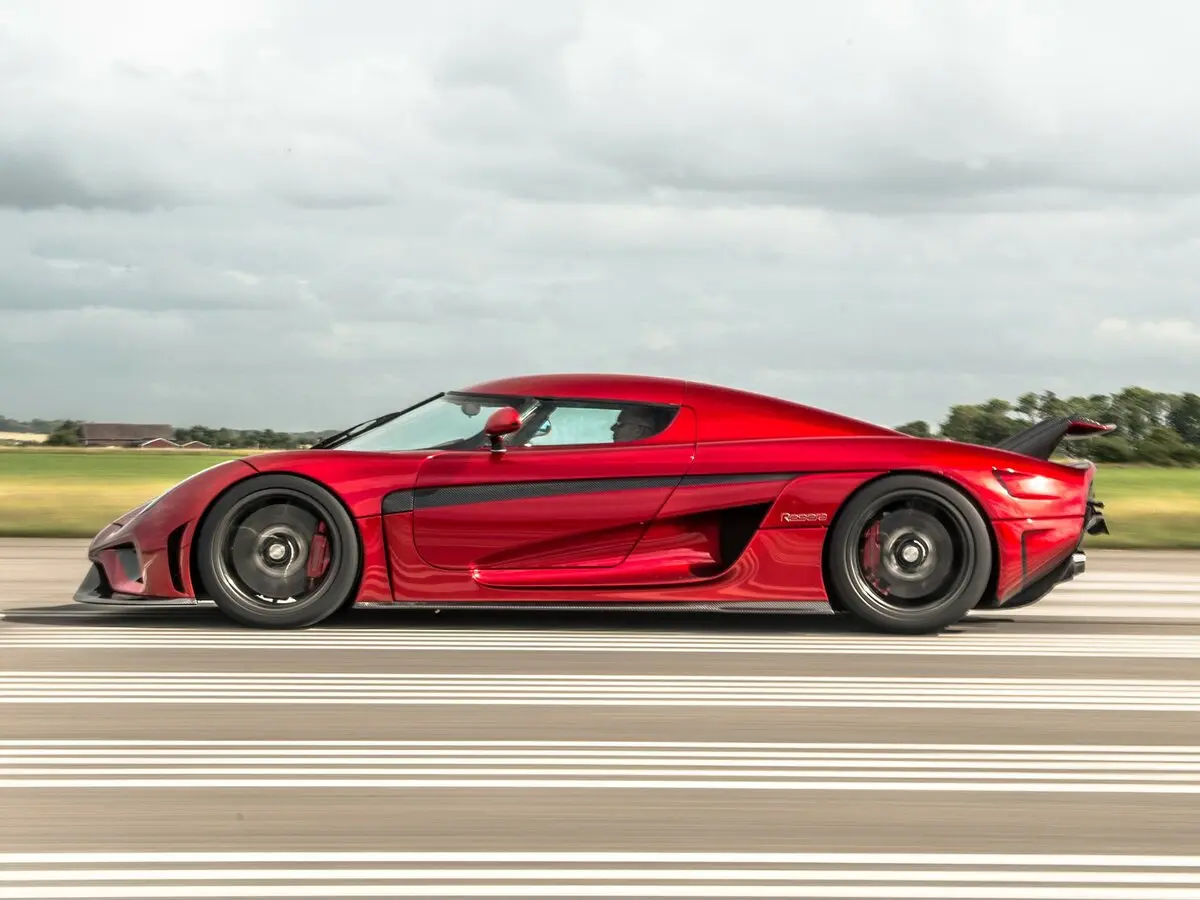 Koenigsegg Regera I Тарга — 照片 2