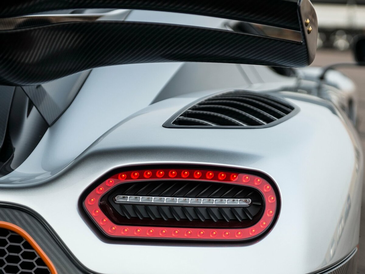 Koenigsegg One:1 2014 – 2014 Купе — фото 10