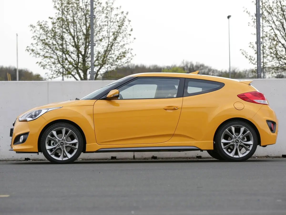 Hyundai Veloster I Рестайлинг Хэтчбек 4 дв. — сүрөт 2
