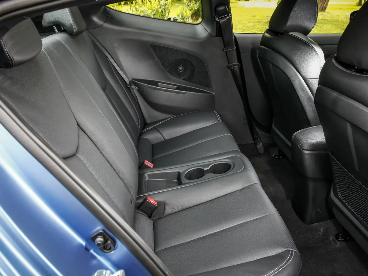 Hyundai Veloster I Рестайлинг Хэтчбек 4 дв. — сүрөт 11