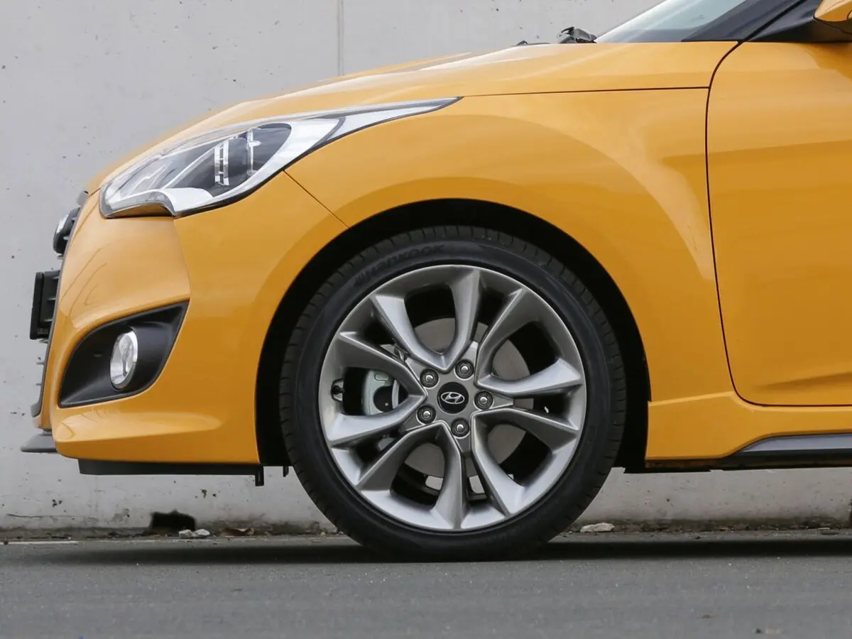 Hyundai Veloster I Рестайлинг Хэтчбек 4 дв. — сүрөт 18