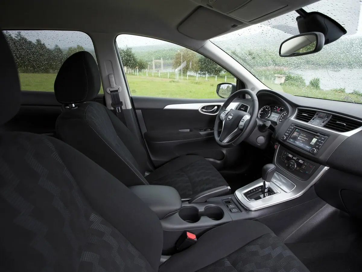 Nissan Tiida II Хэтчбек 5 дв. — сүрөт 7