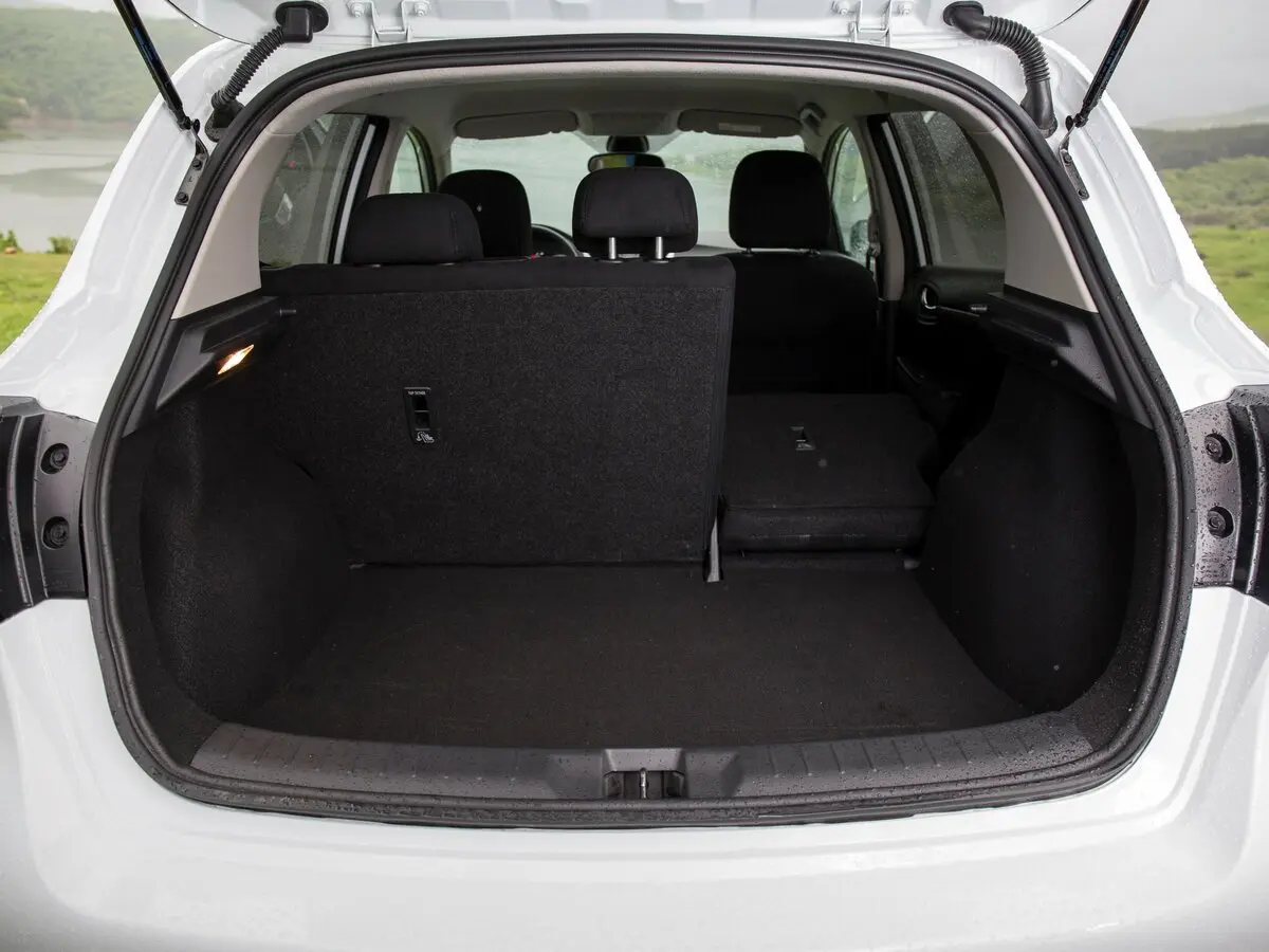 Nissan Tiida II Хэтчбек 5 дв. — сүрөт 13