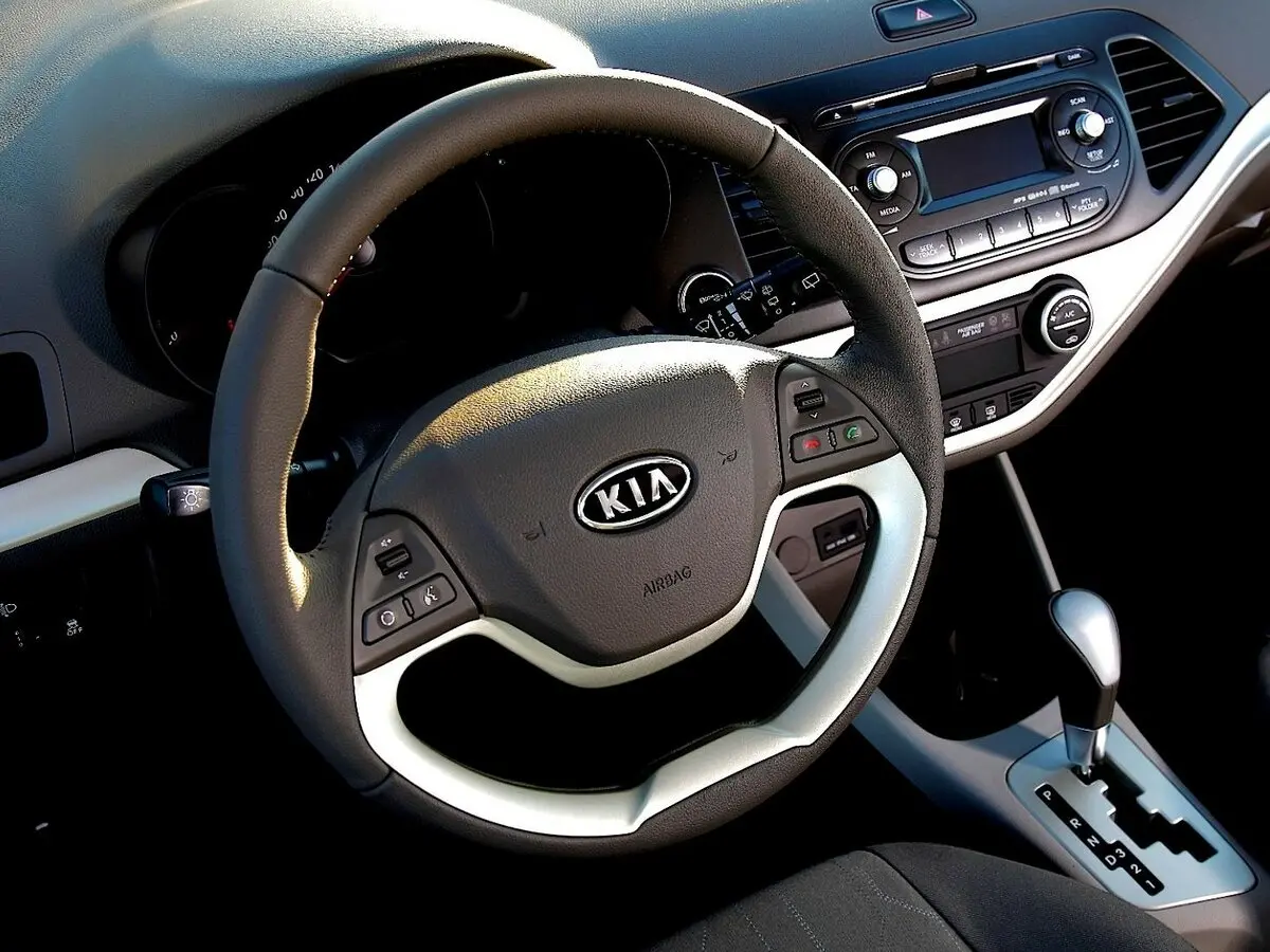 Kia Morning II Хэтчбек 5 дв. — фото 7