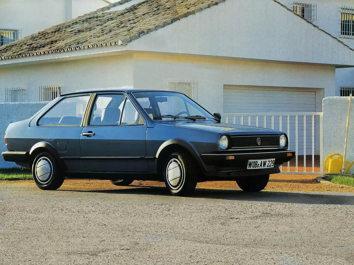 Volkswagen Polo I Седан 2 дв.