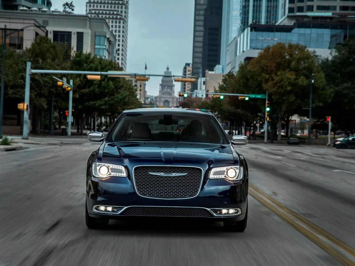 Chrysler 300C II Рестайлинг Седан — 照片 3