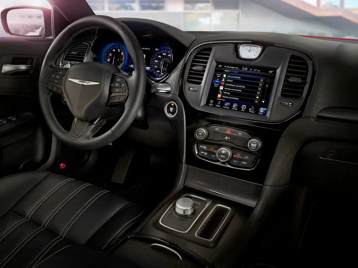 Chrysler 300C II Рестайлинг Седан — 照片 7