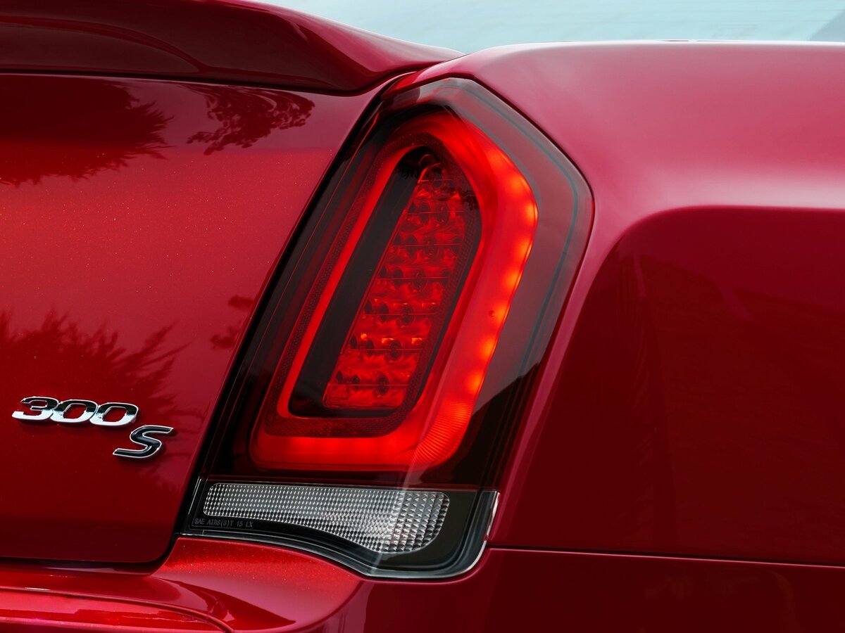 Chrysler 300C II Рестайлинг Седан — фото 10