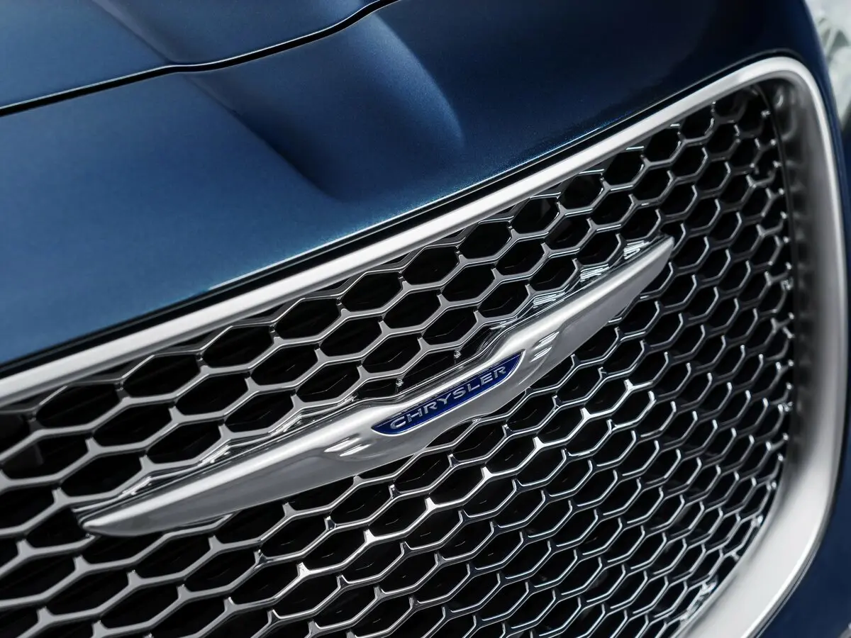 Chrysler 300C II Рестайлинг Седан — 照片 11