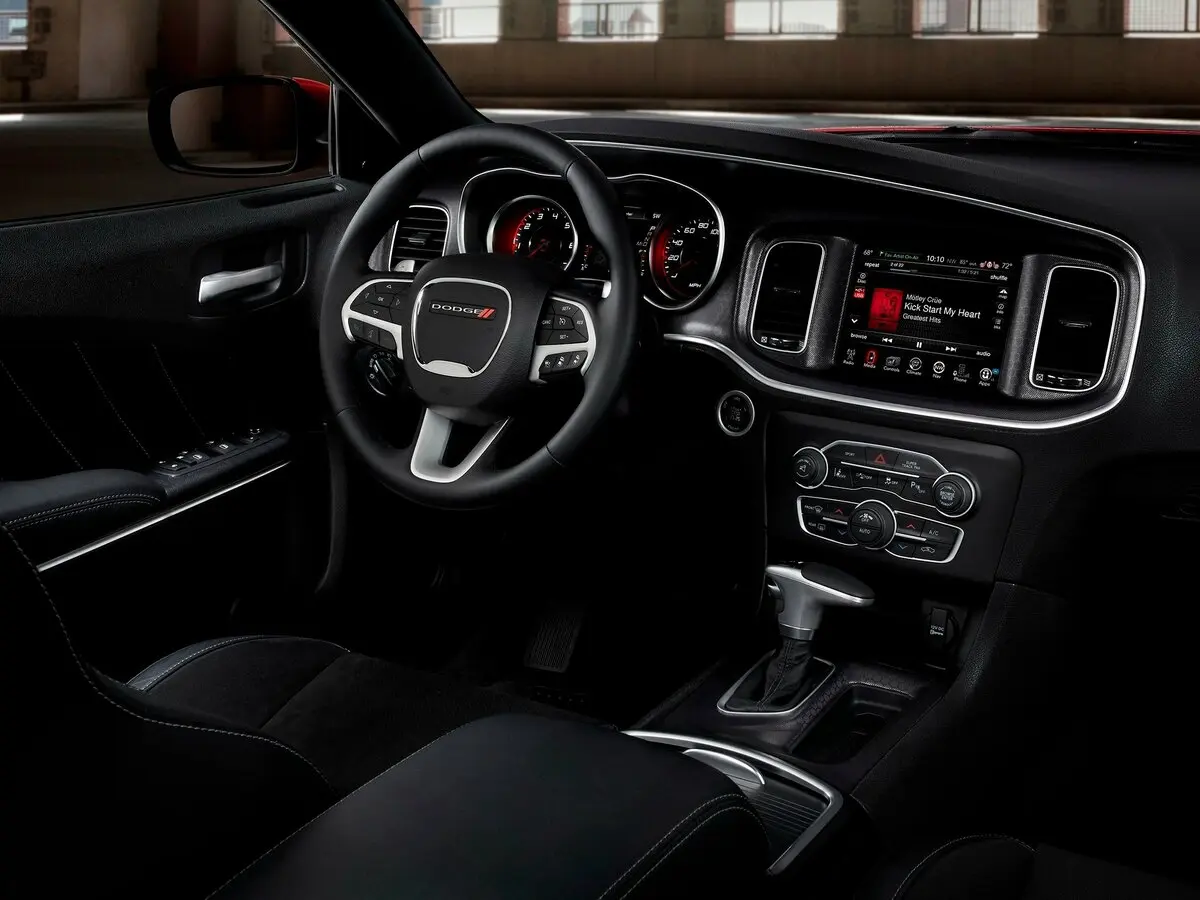 Dodge Charger VII (LD) Рестайлинг Седан — photo 7