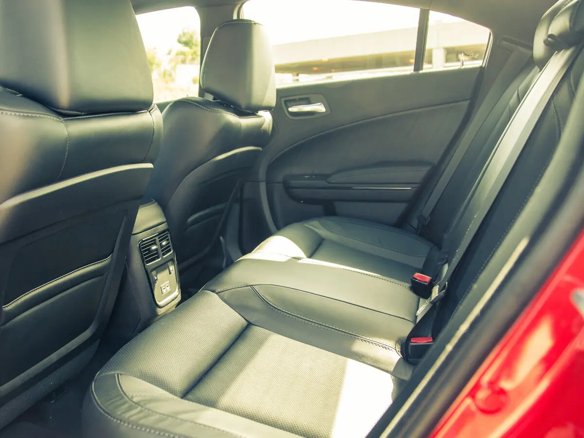 Dodge Charger VII (LD) Рестайлинг Седан — photo 10