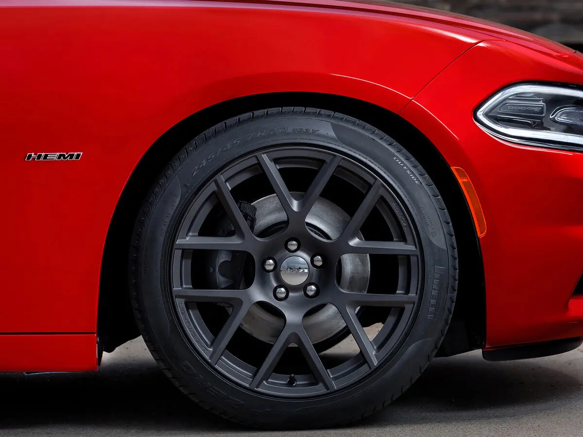 Dodge Charger VII (LD) Рестайлинг Седан — photo 16