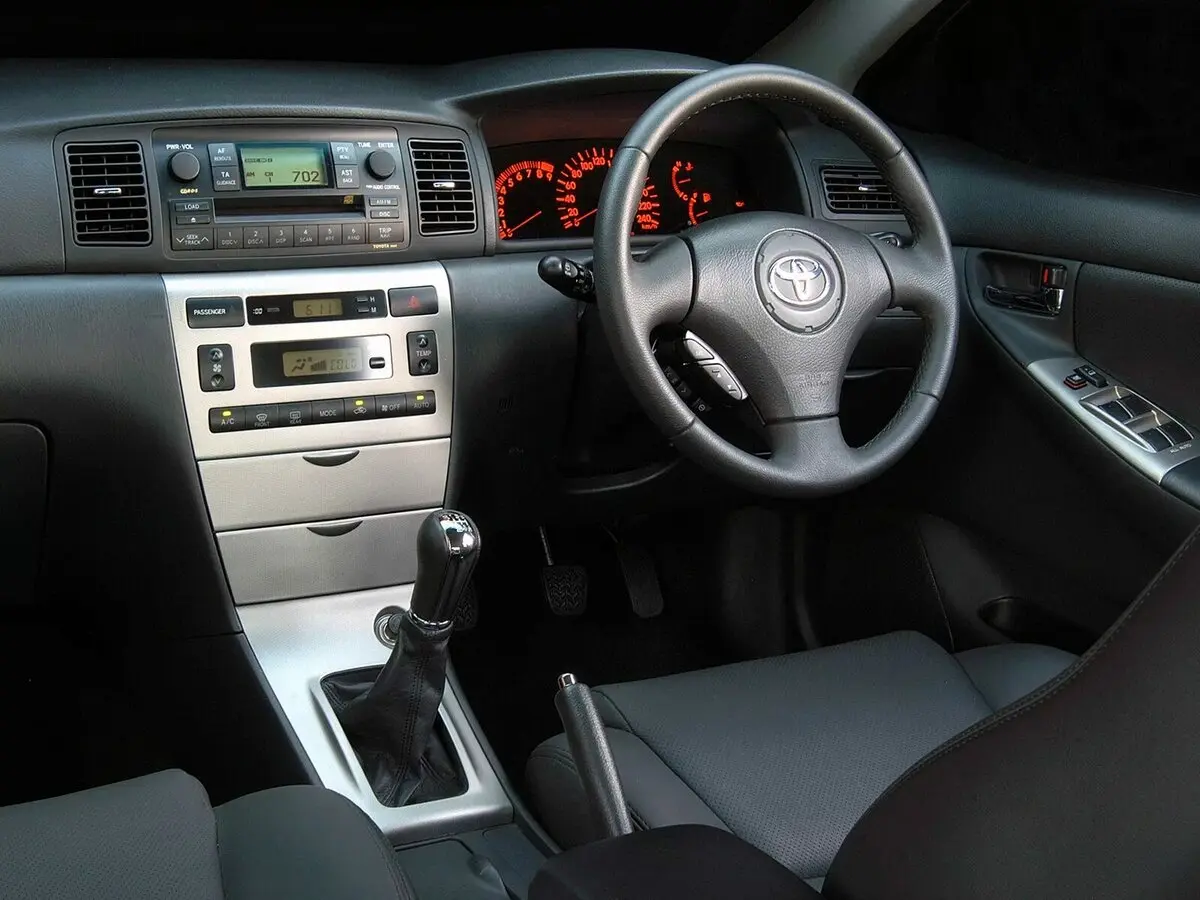 Toyota Corolla IX (E120, E130) Хэтчбек 5 дв. Runx — фото 5