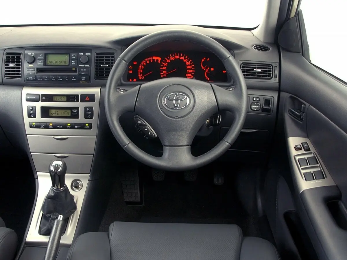 Toyota Corolla IX (E120, E130) Рестайлинг Хэтчбек 5 дв. Runx — фото 9