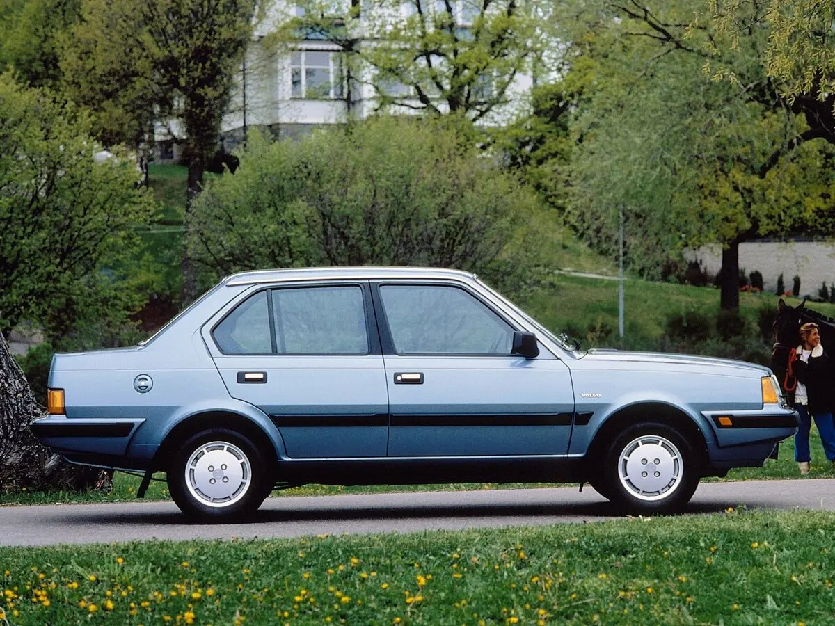Volvo 300 Series 1975 – 1991 Седан — сүрөт 2