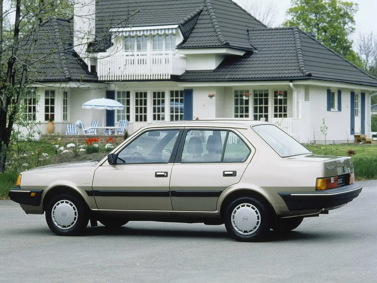 Volvo 300 Series 1975 – 1991 Седан — сүрөт 3