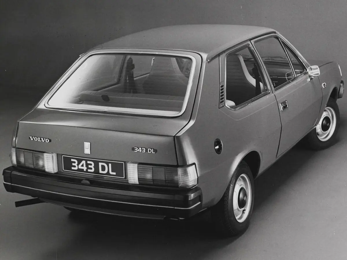 Volvo 300 Series 1975 – 1991 Хэтчбек 3 дв. — сүрөт 4
