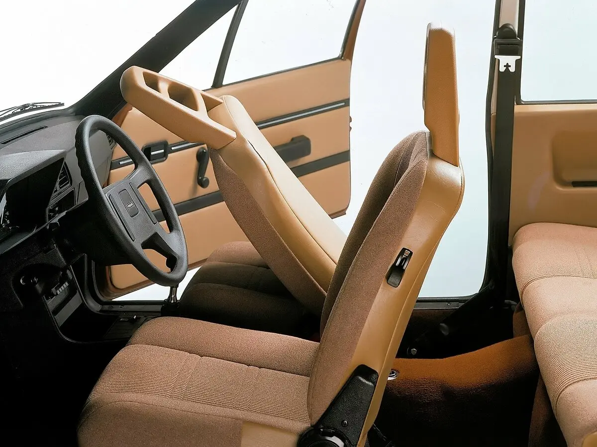 Volvo 300 Series 1975 – 1991 Хэтчбек 3 дв. — сүрөт 5