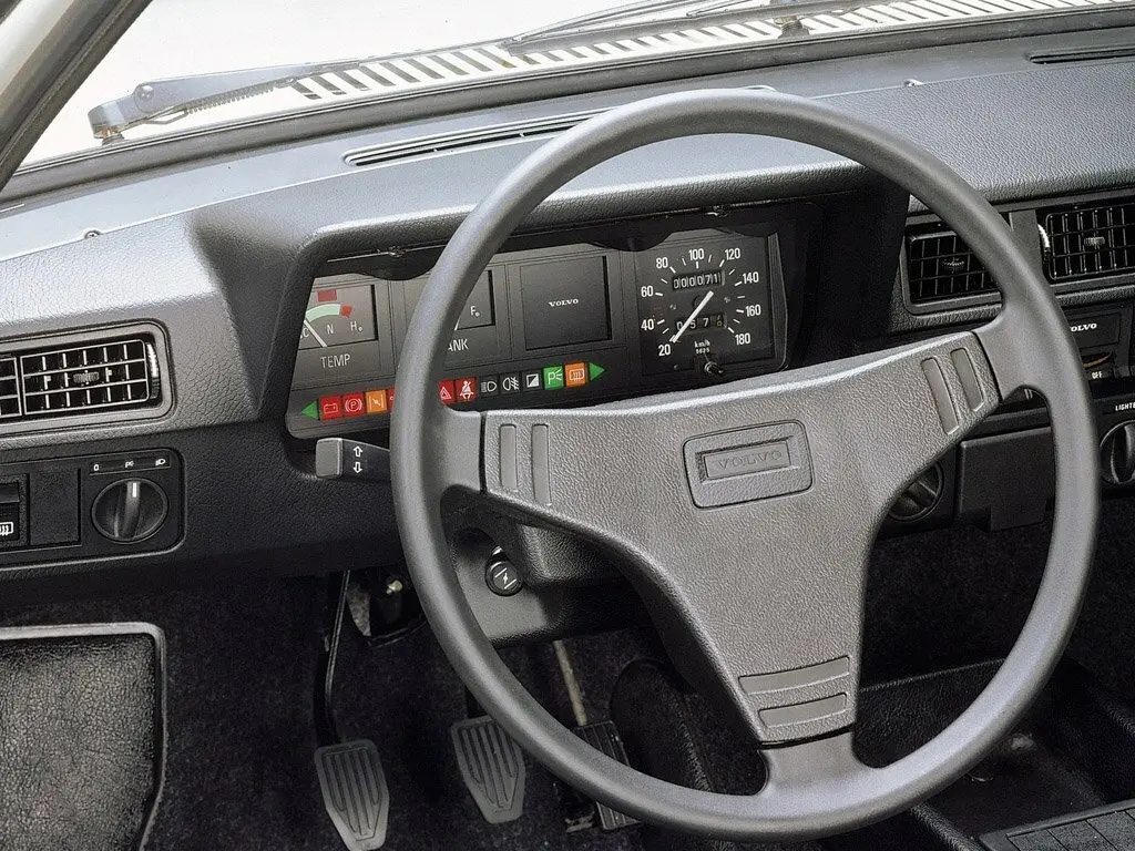 Volvo 300 Series 1975 – 1991 Хэтчбек 3 дв. — сүрөт 6