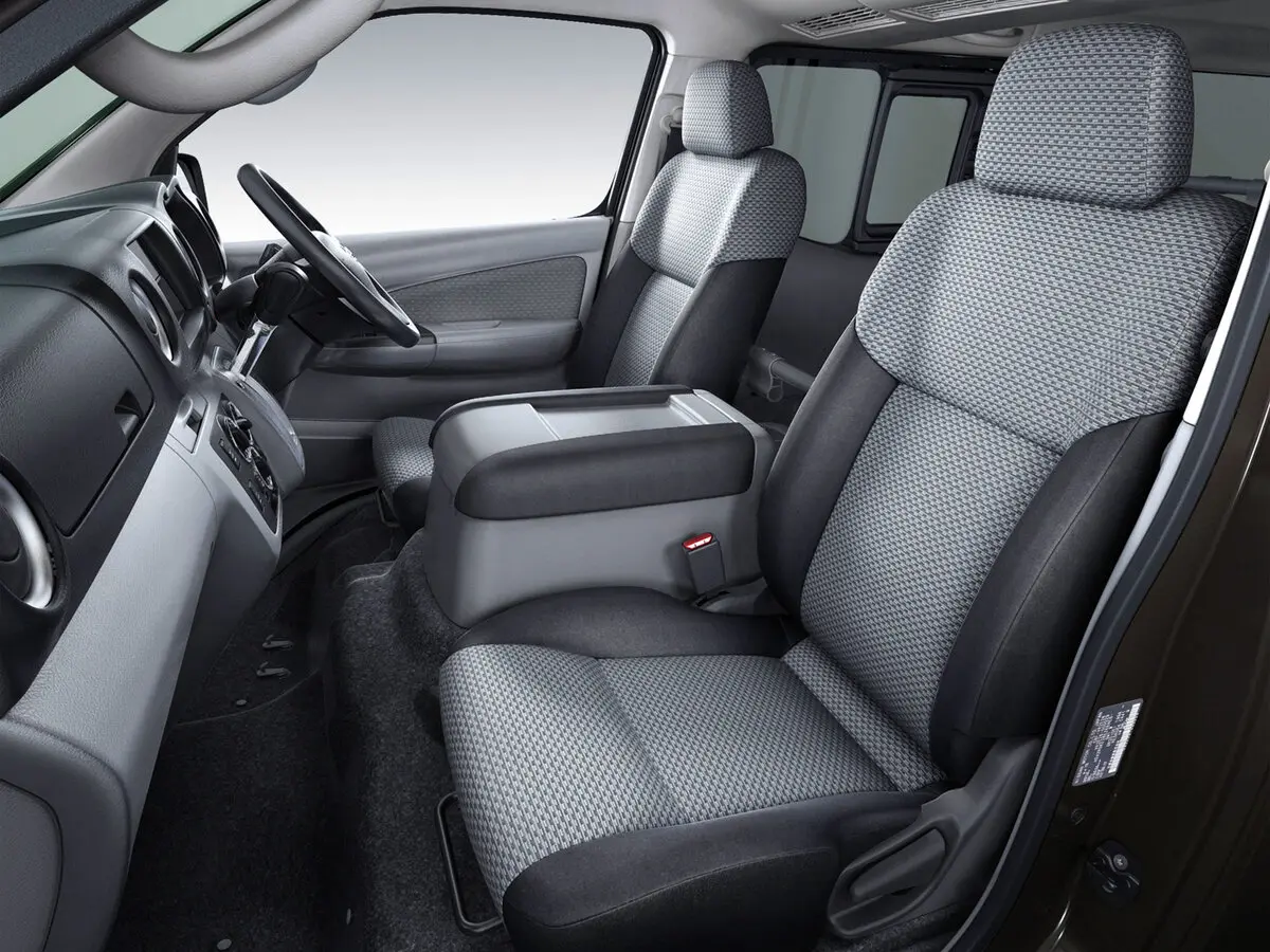 Nissan NV350 Caravan I Минивэн — сүрөт 7