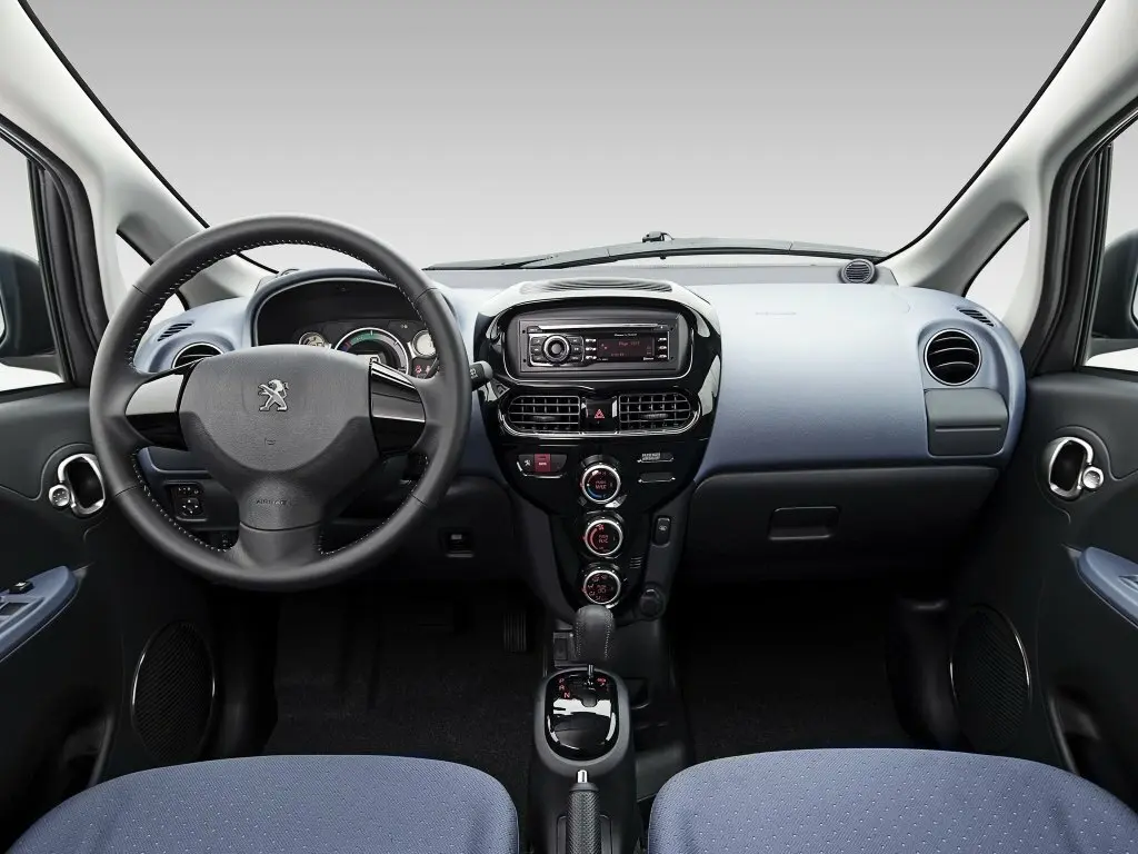 Peugeot iOn 2010 – 2020 Хэтчбек 5 дв. — photo 6