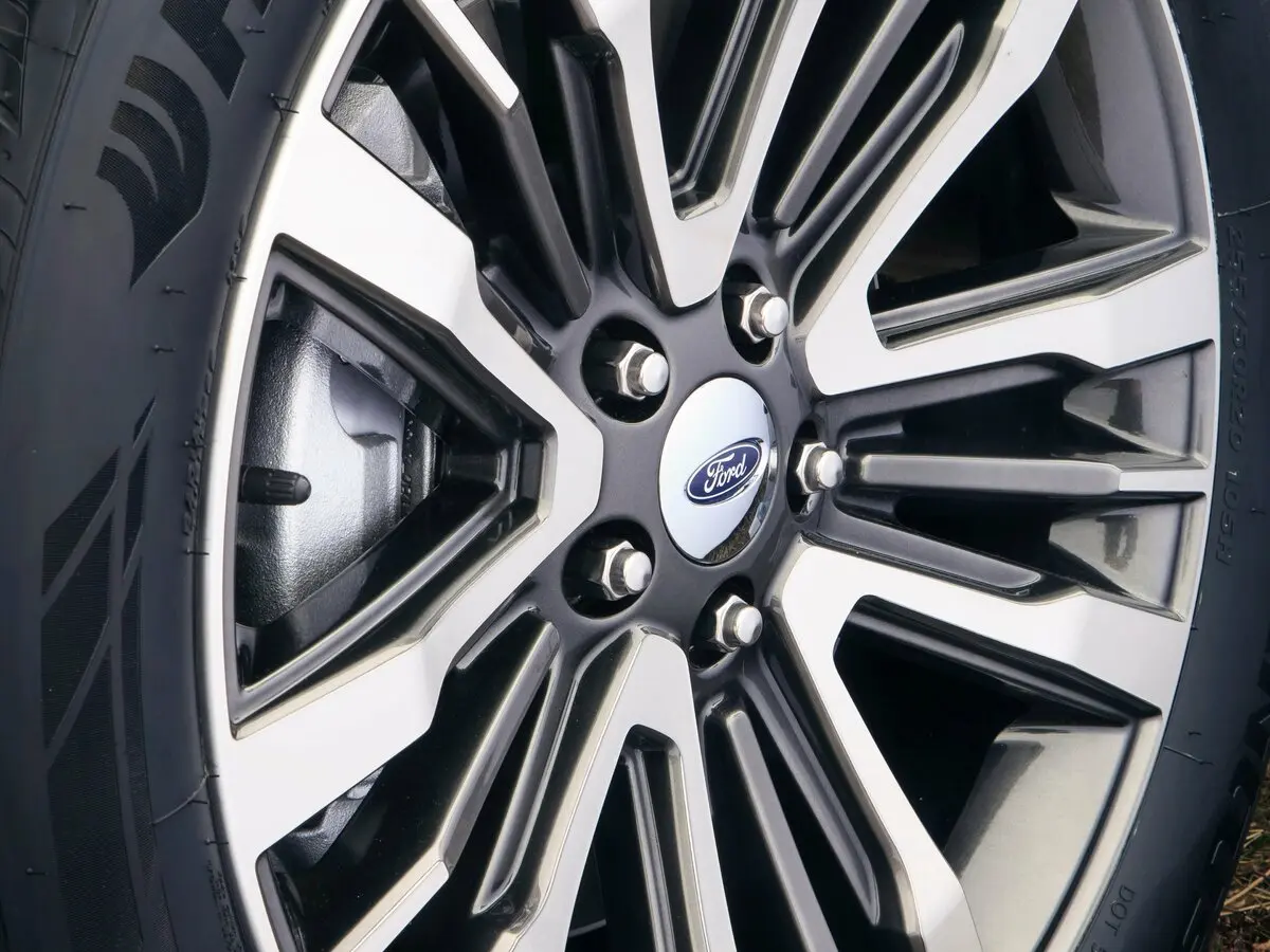 Ford Explorer V Рестайлинг Внедорожник 5 дв. — сүрөт 15