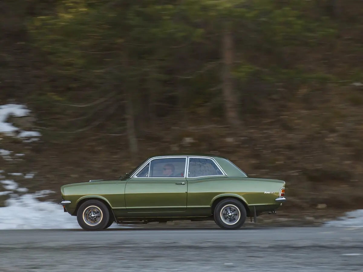 Vauxhall Viva HB Седан 2 дв. — 照片 2