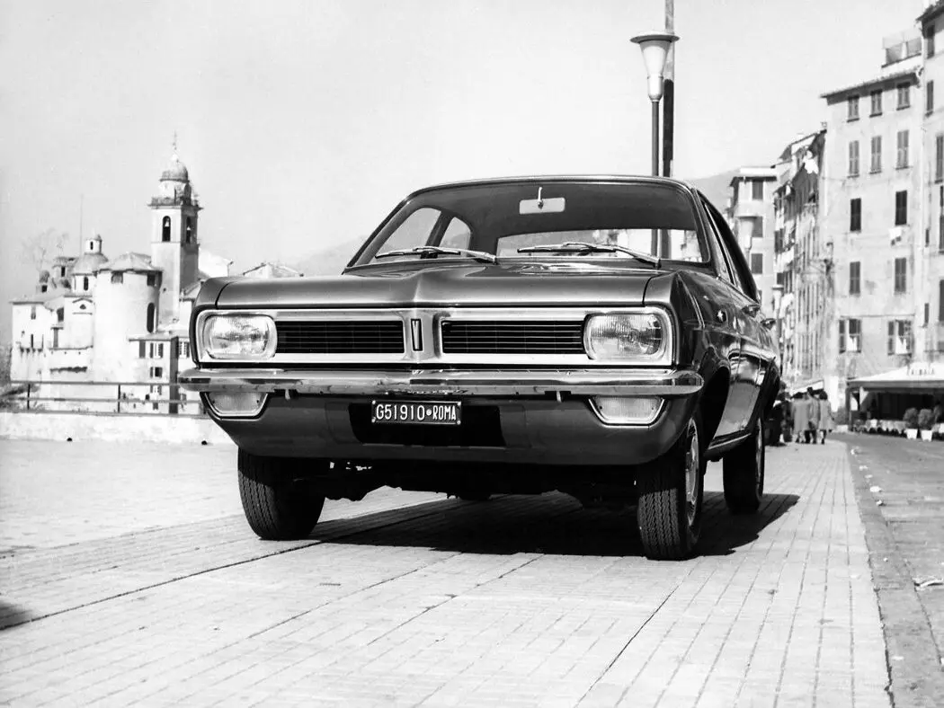 Vauxhall Viva HC Седан — 照片 3