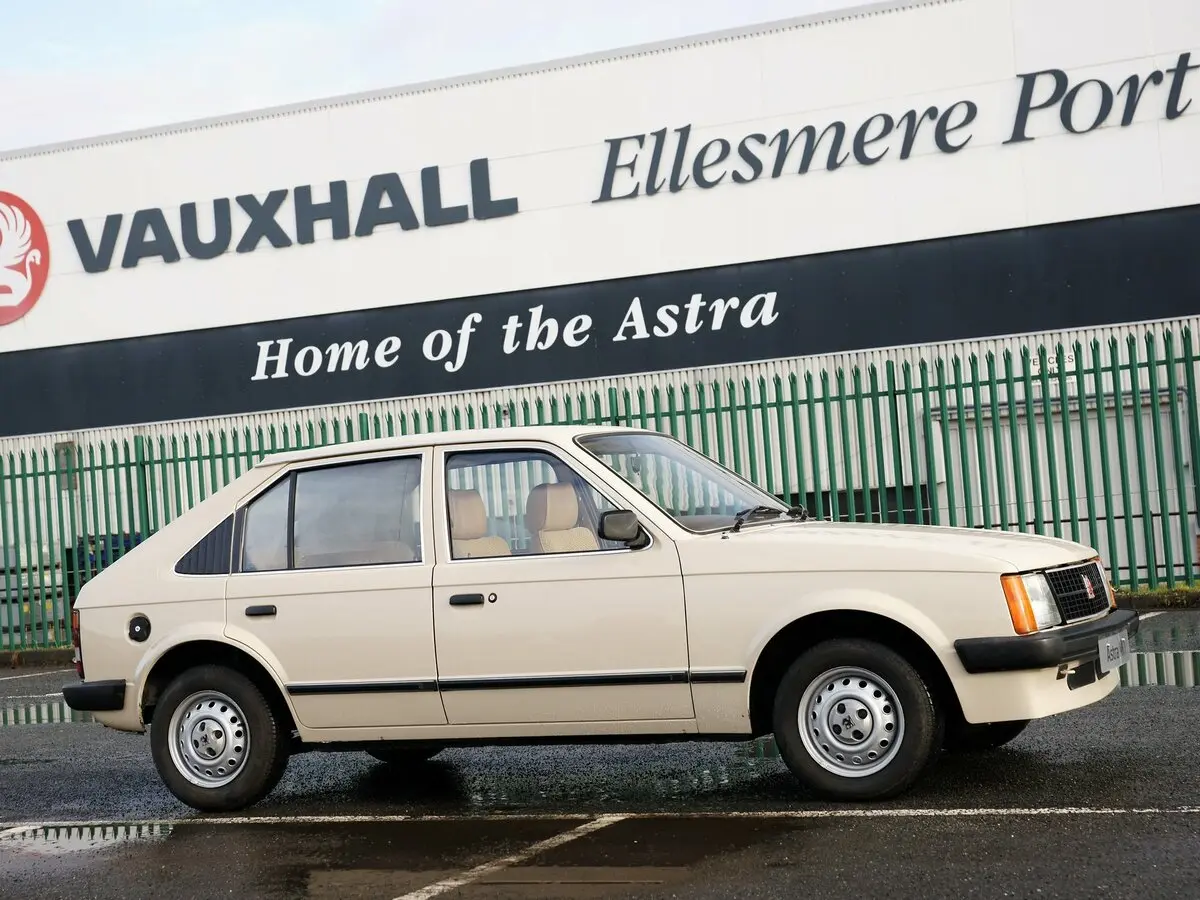 Vauxhall Astra D Хэтчбек 5 дв. — 照片 2