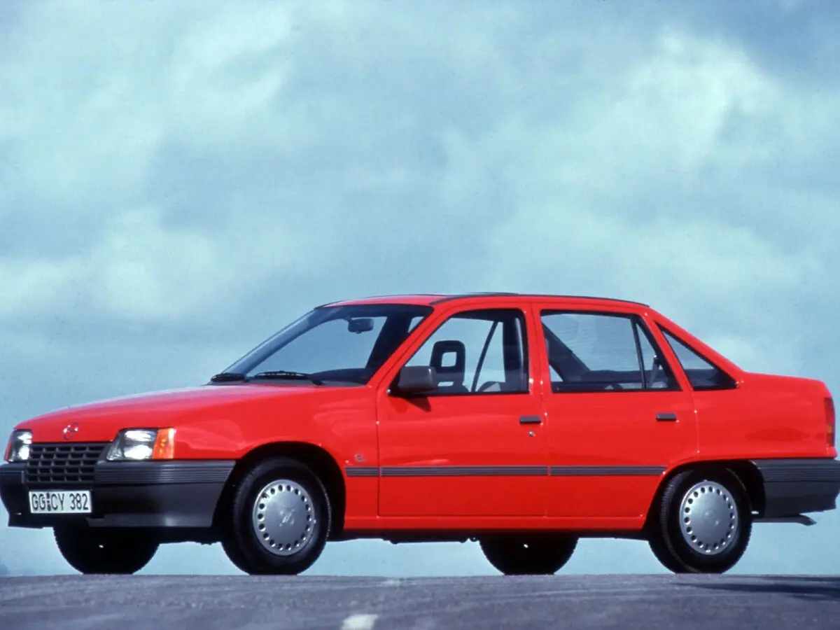 Vauxhall Astra E Седан
