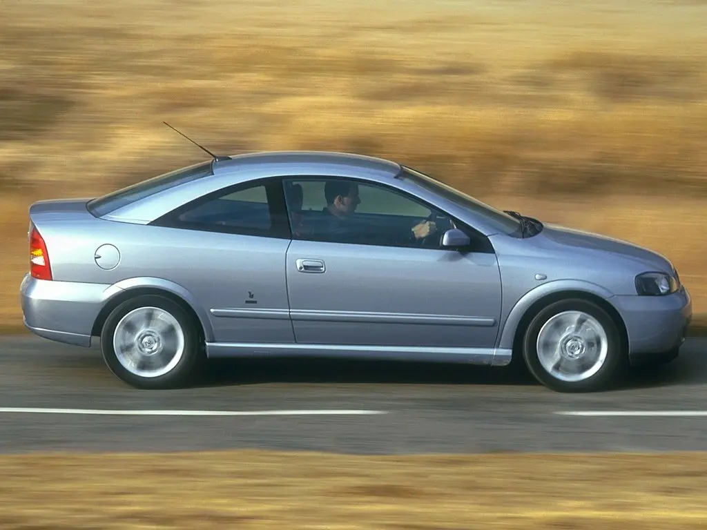Vauxhall Astra G Купе — 照片 2