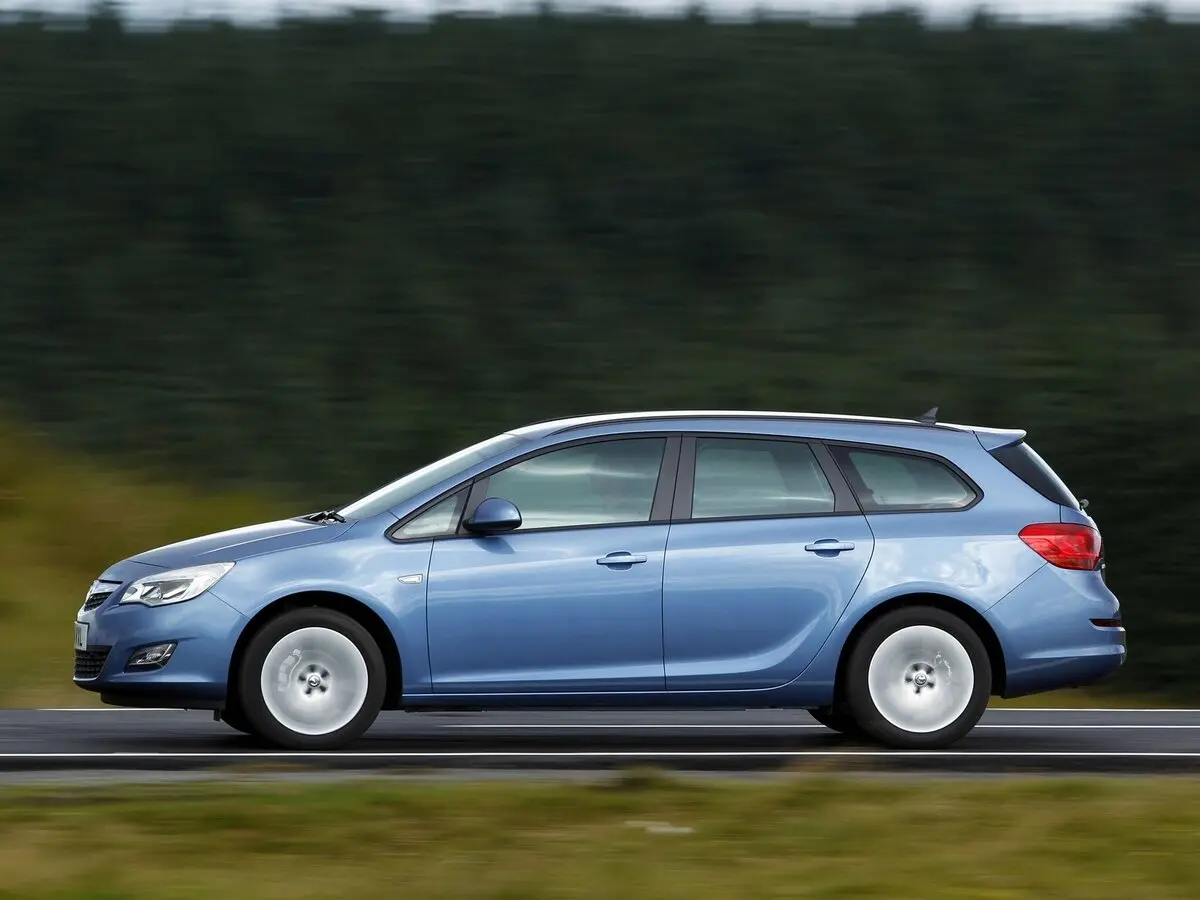 Vauxhall Astra J Универсал 5 дв. — 照片 2
