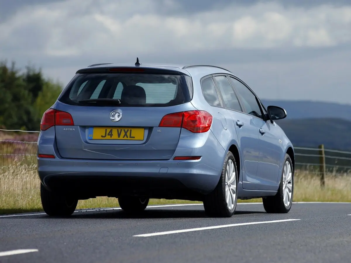 Vauxhall Astra J Универсал 5 дв. — 照片 4