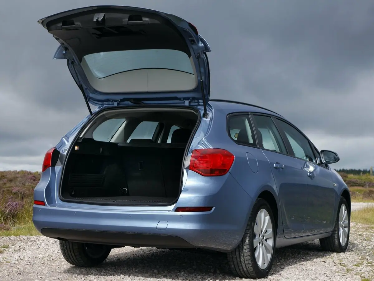 Vauxhall Astra J Универсал 5 дв. — 照片 7
