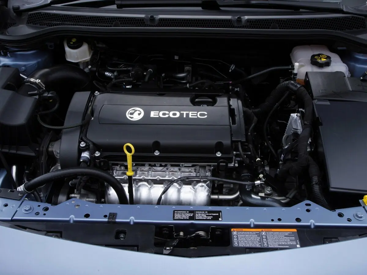 Vauxhall Astra J Универсал 5 дв. — 照片 8
