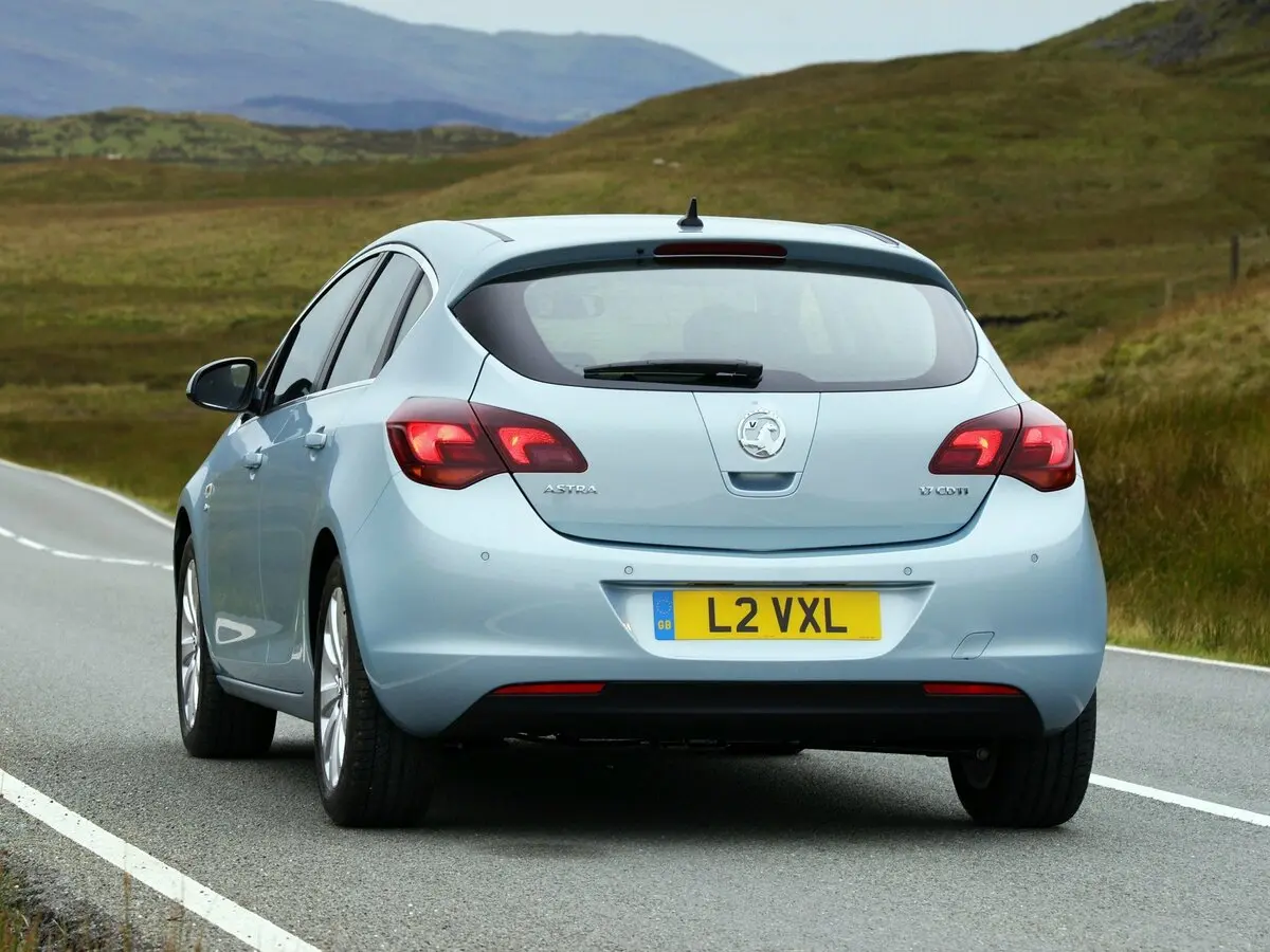 Vauxhall Astra J Хэтчбек 5 дв. — 照片 4