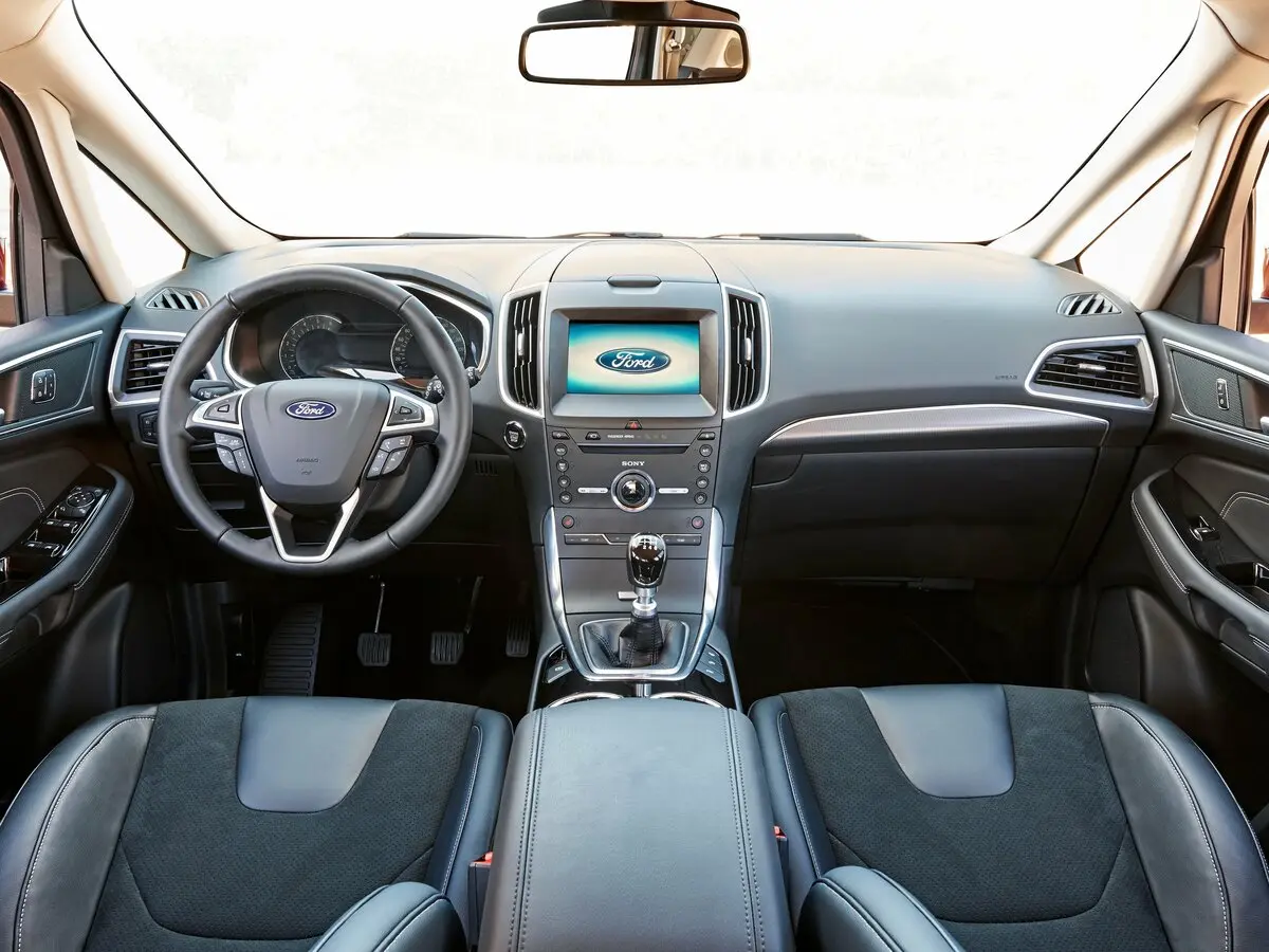 Ford S-MAX II Минивэн — photo 6