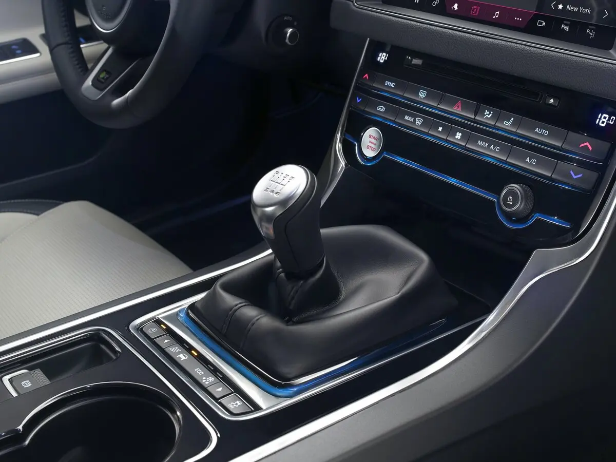 Jaguar XF II Седан — сүрөт 14