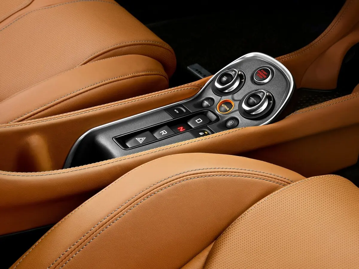 McLaren 570S 2015 – 2021 Купе — 照片 9