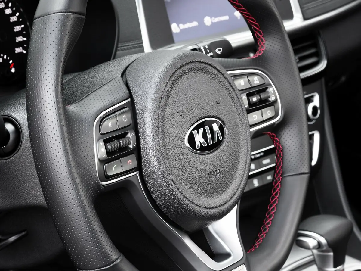 Kia Optima IV Седан — фото 9