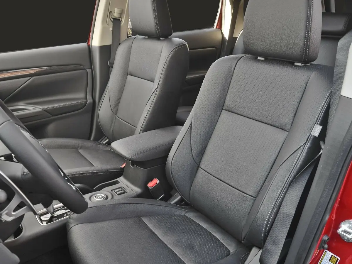 Mitsubishi Outlander III Рестайлинг 2 Внедорожник 5 дв. — photo 7