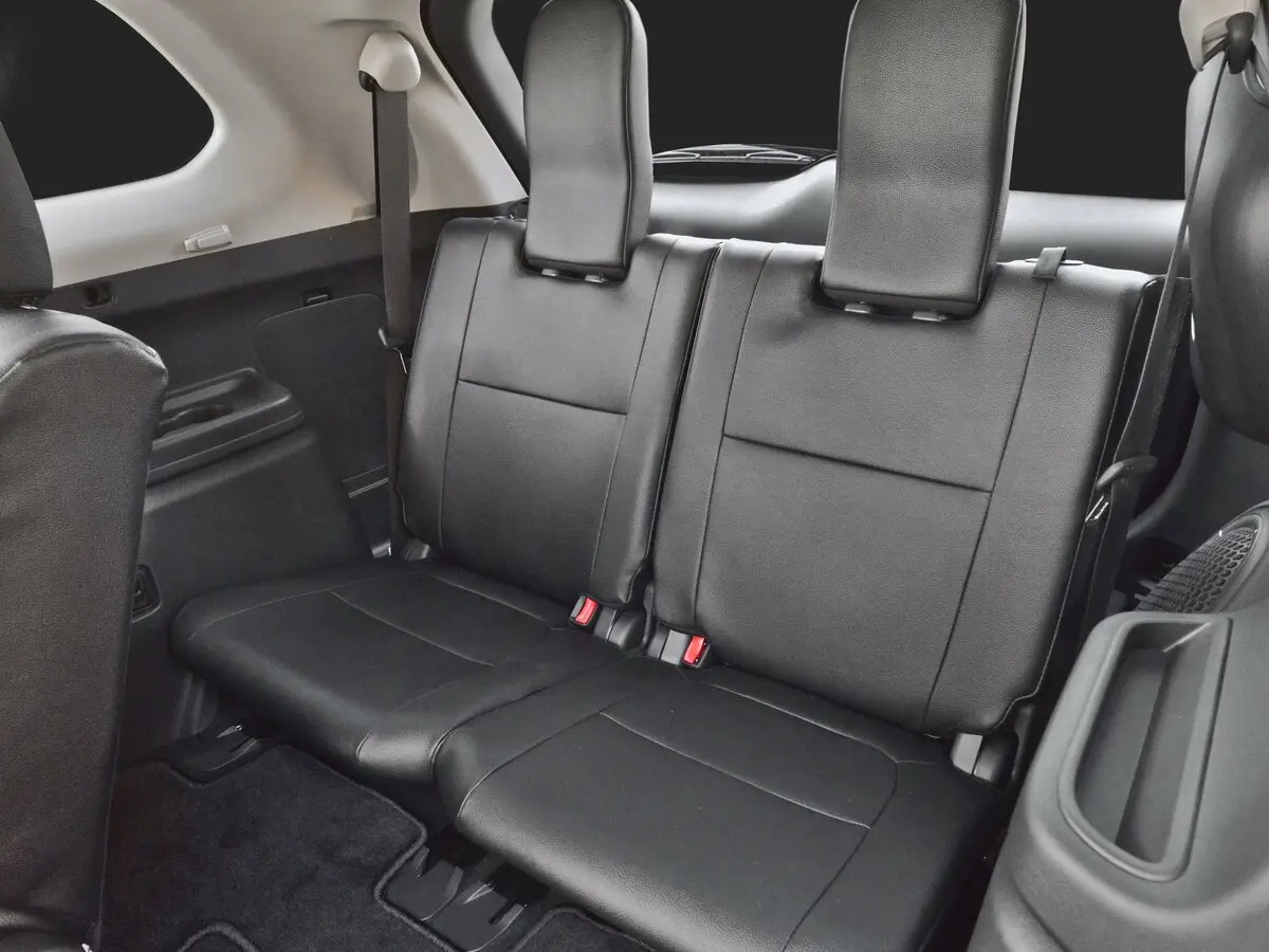 Mitsubishi Outlander III Рестайлинг 2 Внедорожник 5 дв. — photo 11